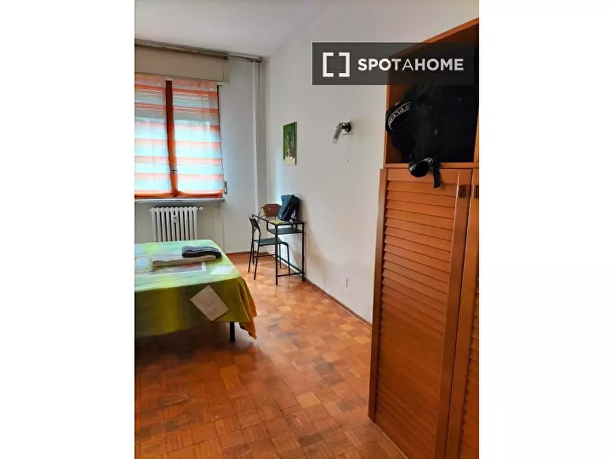Immagine 2 di Camera condivisa in affitto  in Via Ercolano a Milano