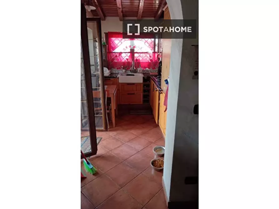 Immagine 3 di Camera condivisa in affitto  in Via di Tor Vergata a Roma