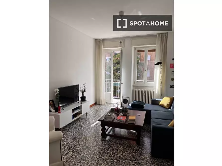 Immagine 19 di Camera condivisa in affitto  in Via Caccialepori a Milano