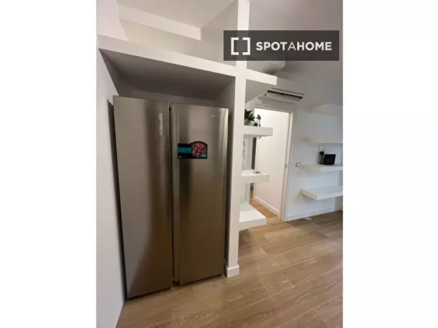 Immagine 5 di Camera condivisa in affitto  in Via Pasquale Frustaci a Napoli