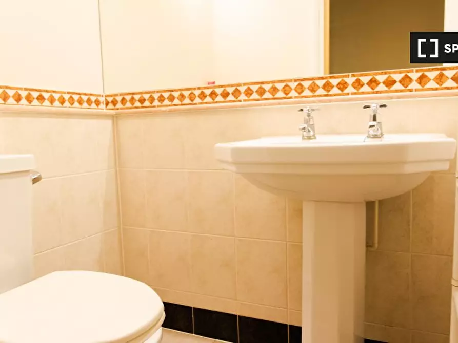 Immagine 16 di Camera condivisa in affitto  in flat a Poplar