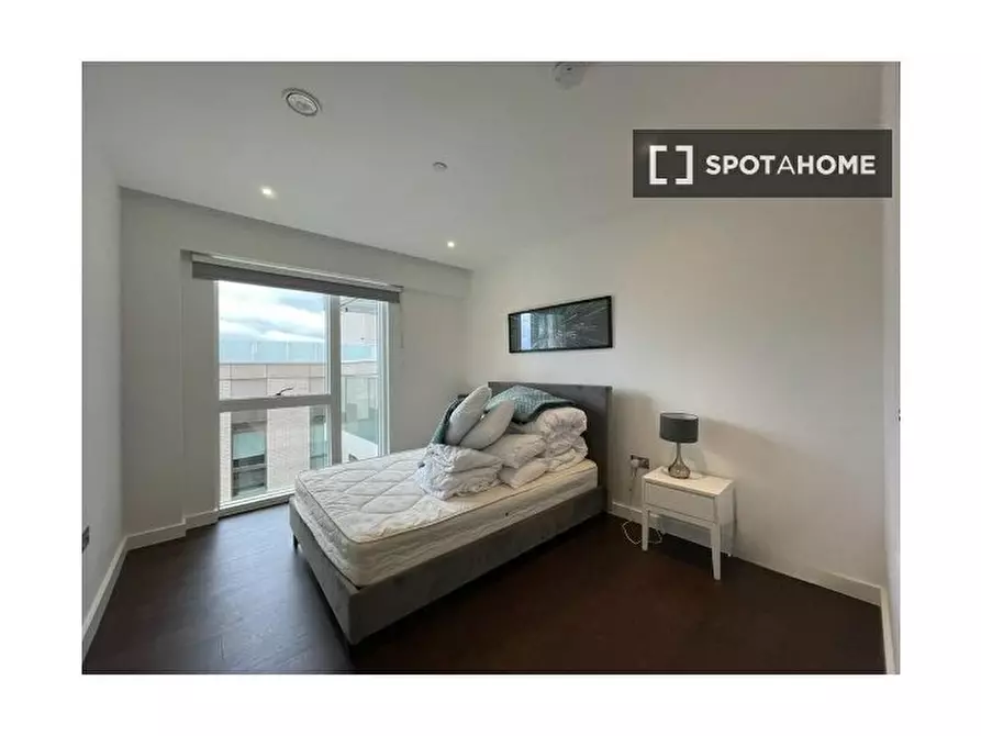 Immagine 7 di Appartamento in affitto  in Lanchester Way a Wandsworth
