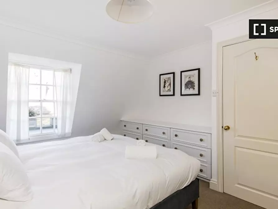 Immagine 16 di Appartamento in affitto  in a Ledbury Mews North a Kensington