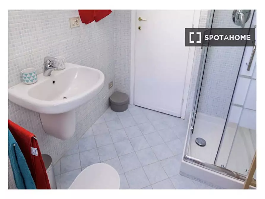 Immagine 7 di Camera condivisa in affitto  in Leone a Milano