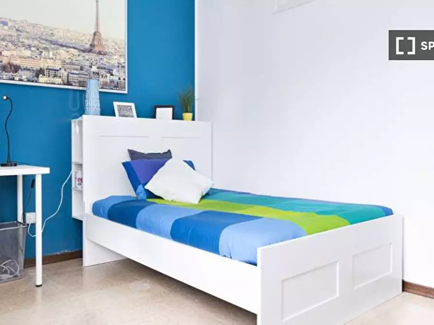 Immagine 2 di Camera condivisa in affitto  in Viale Carlo Espinasse a Milano