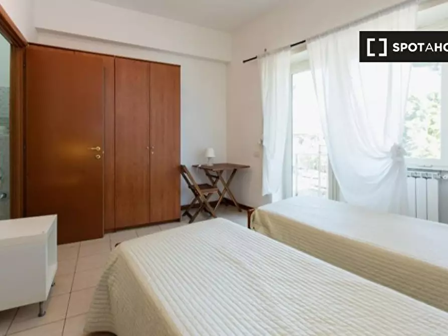 Immagine 4 di Camera condivisa in affitto  in Via Prenestina a Roma