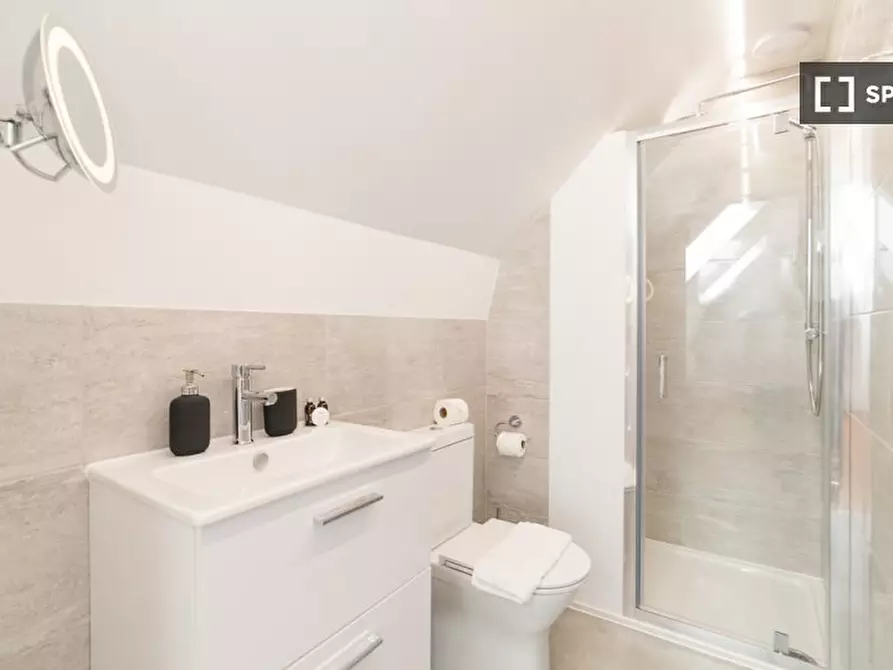 Immagine 5 di Appartamento in affitto  in Queens Rd a Walthamstow