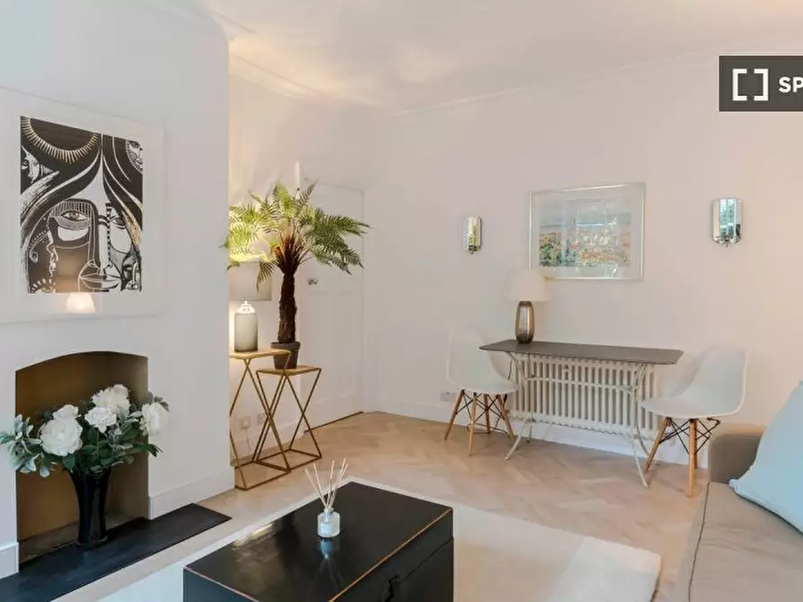 Immagine 8 di Appartamento in affitto  in Mallord St a Kensington