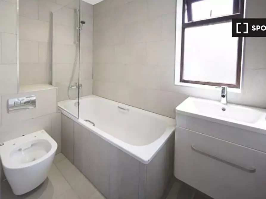 Immagine 7 di Appartamento in affitto  in Riverside Cl a Hackney