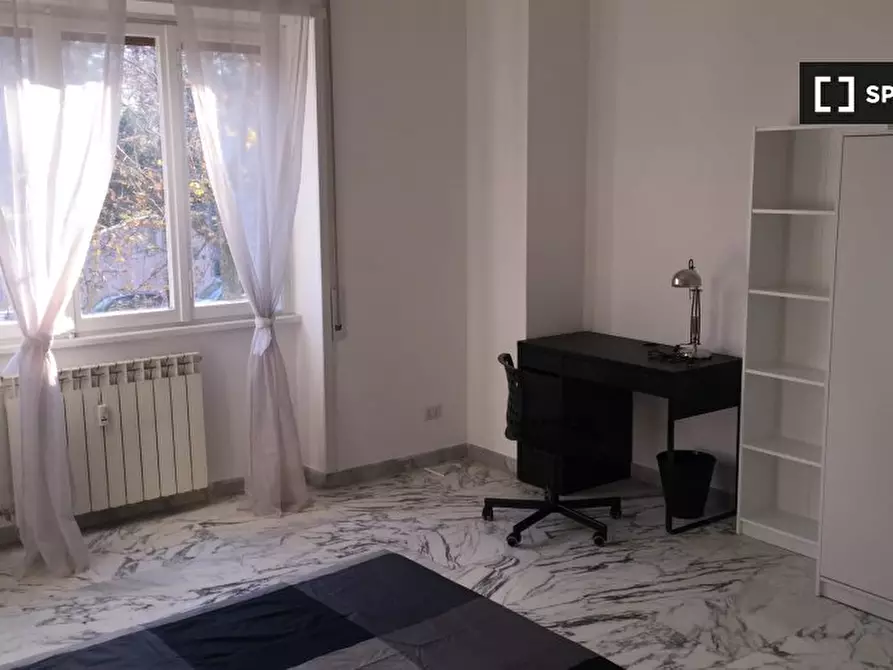 Immagine 2 di Camera condivisa in affitto  in Viale Prospero Colonna a Roma