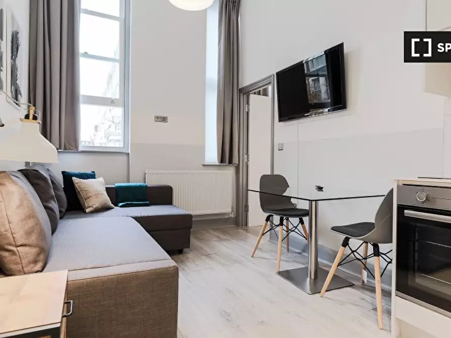 Immagine 1 di Appartamento in affitto  in Nevern Rd a Kensington