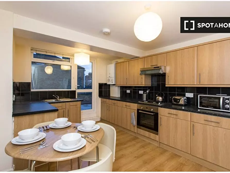 Immagine 7 di Camera condivisa in affitto  in Lower Richmond Rd. a Wandsworth