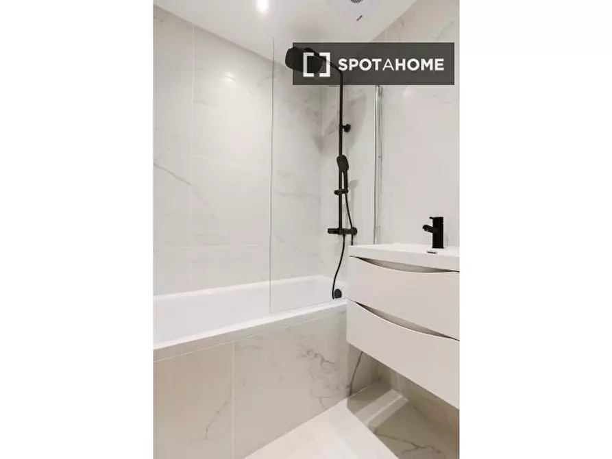 Immagine 14 di Appartamento in affitto  in Trebovir Rd a Kensington