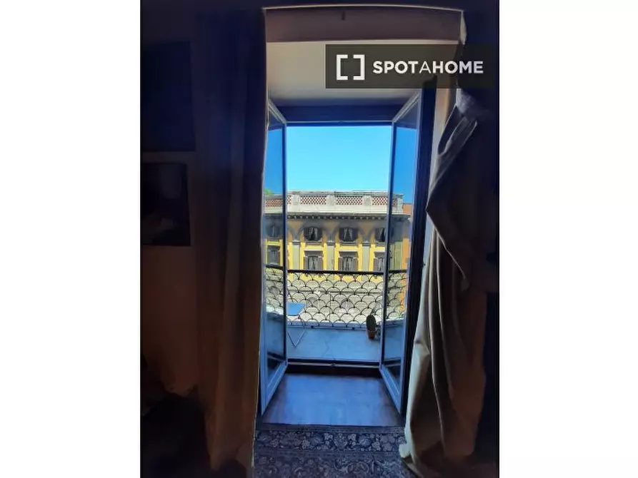 Immagine 12 di Camera condivisa in affitto  in Via Cavour a Roma