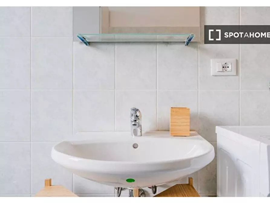 Immagine 9 di Camera condivisa in affitto  in Piazzale Giovanni delle Bande Nere a Milano