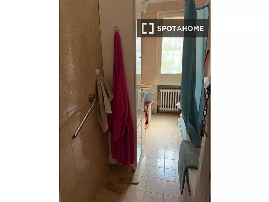 Immagine 7 di Camera condivisa in affitto  in Via Francesco Rocchi a Bologna