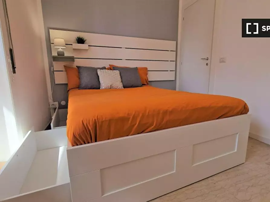 Immagine 13 di Camera condivisa in affitto  in Lungotevere di Pietra Papa a Roma