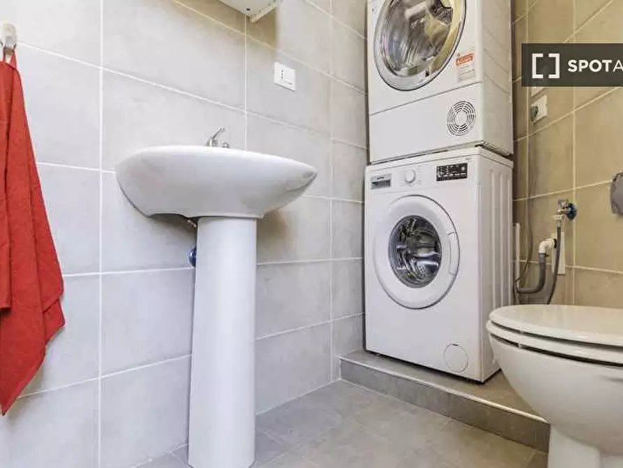 Immagine 14 di Camera condivisa in affitto  in Corso Buenos Aires a Milano