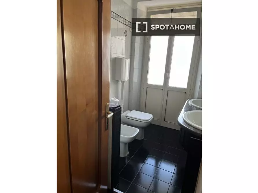 Immagine 8 di Ufficio in affitto  in Via Bixio a Roma