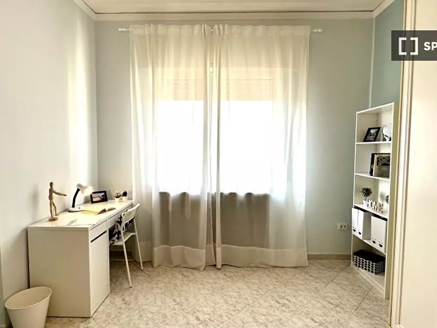 Immagine 4 di Camera condivisa in affitto  in Via Diocleziano n. a Casandrino