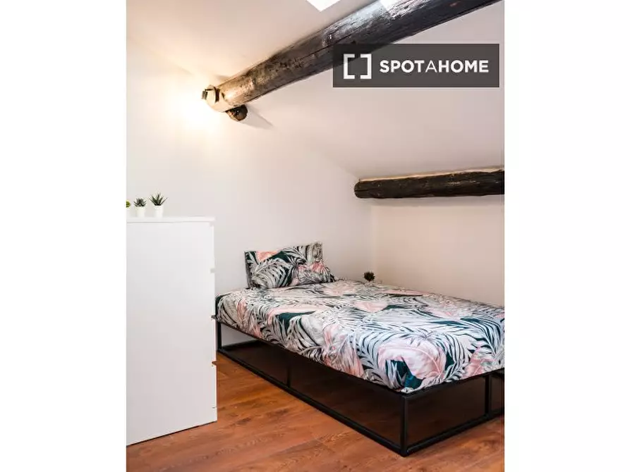 Immagine 2 di Camera condivisa in affitto  in Via Gustavo Fara a Milano