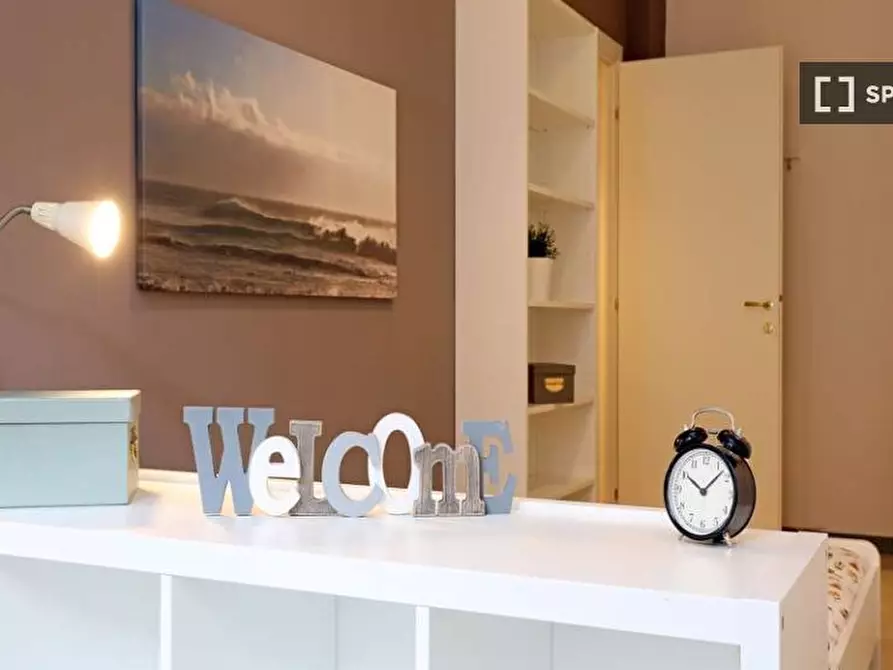 Immagine 5 di Camera condivisa in affitto  in Via dei Giornalisti a Roma