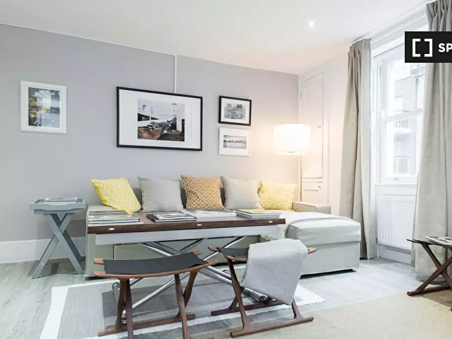 Immagine 1 di Appartamento in affitto  in Windmill St a Camden Town