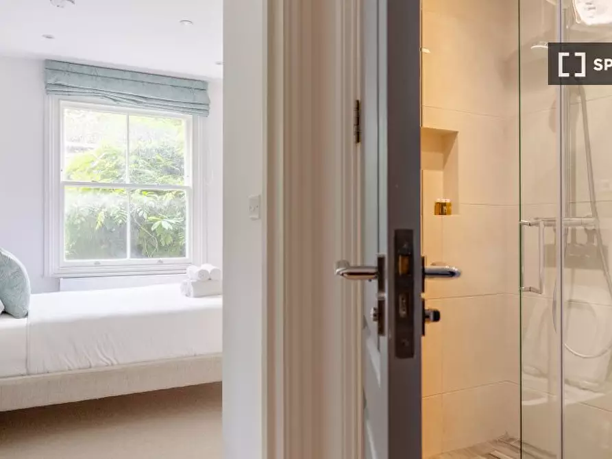 Immagine 14 di Appartamento in affitto  in Sutherland Ave a Paddington