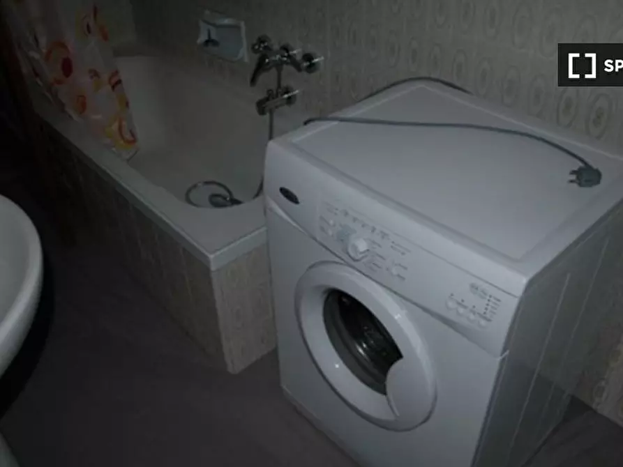 Immagine 7 di Camera condivisa in affitto  in Via Savena Antico a Bologna