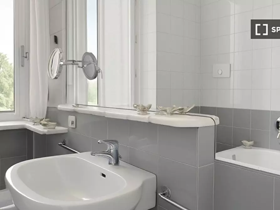 Immagine 17 di Appartamento in affitto  in Via G. Leopardi a Milano