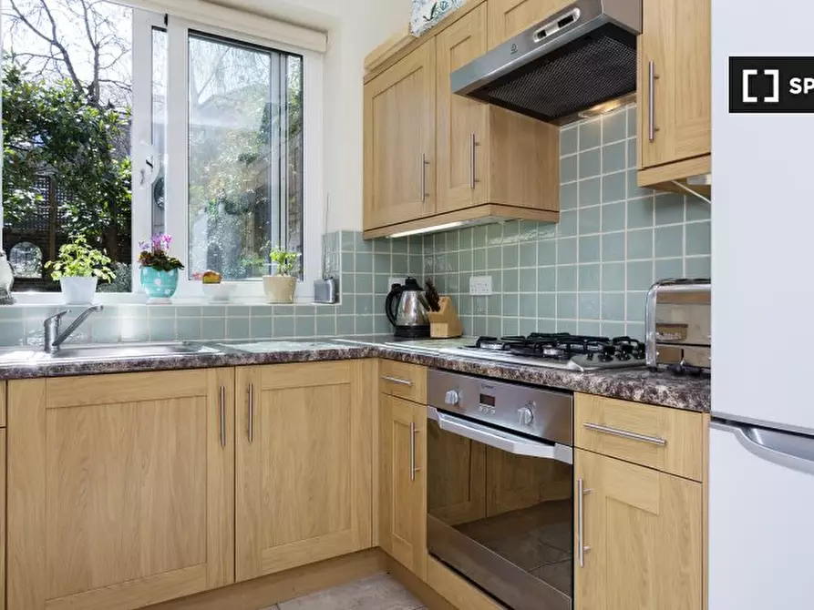 Immagine 7 di Appartamento in affitto  in Garden Flat a Hammersmith