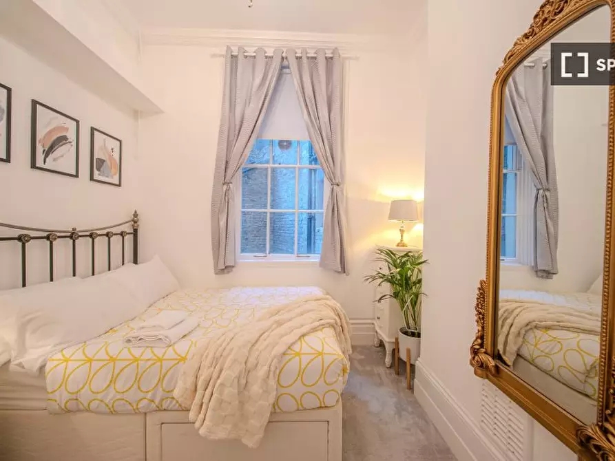 Immagine 15 di Appartamento in affitto  in flat a 