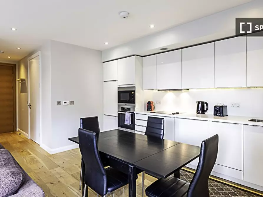 Immagine 8 di Appartamento in affitto  in Whetstone Park a Camden Town