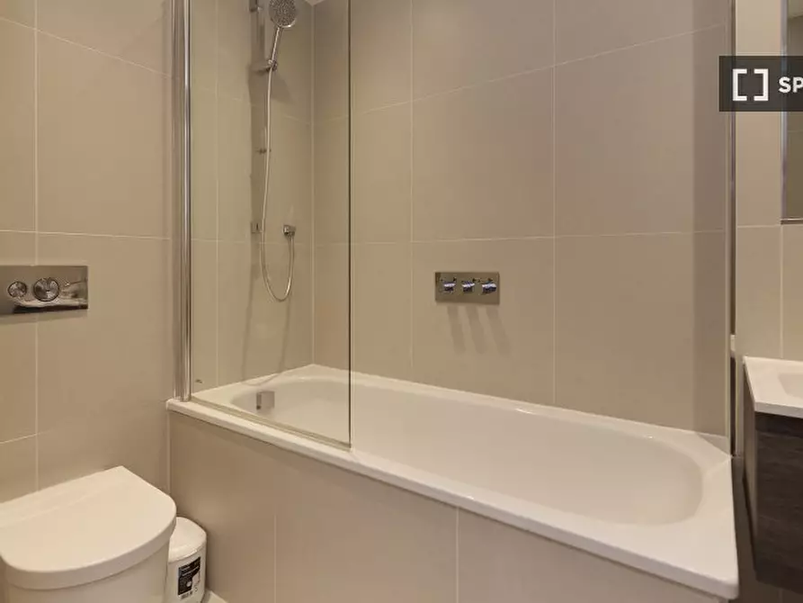 Immagine 14 di Appartamento in affitto  in flat a Hounslow
