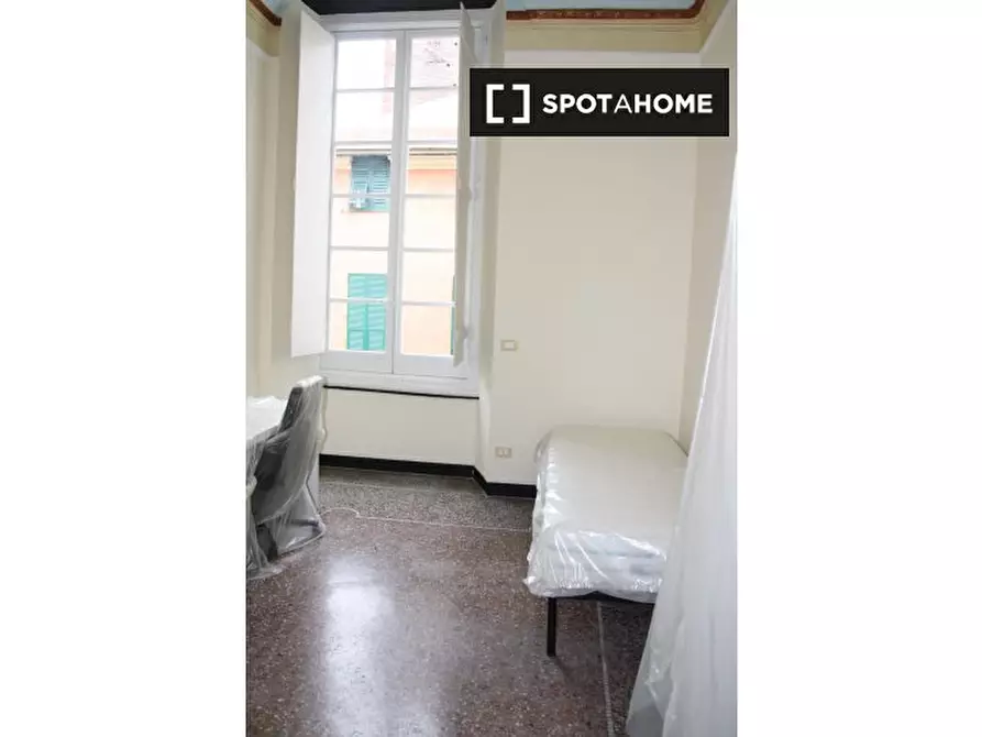 Immagine 8 di Camera condivisa in affitto  in Piazza del Campo a Genova