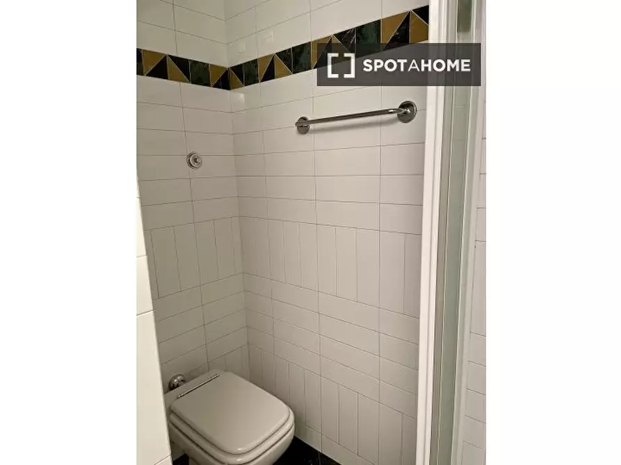 Immagine 16 di Camera condivisa in affitto  in Gustavo Modena a Firenze