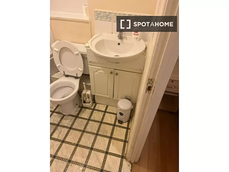 Immagine 9 di Camera condivisa in affitto  in Tollgate Dr a Hillingdon