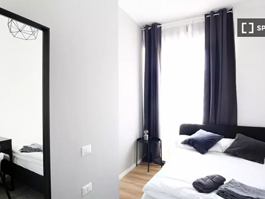 Immagine 3 di Camera condivisa in affitto  in Via Benjamin Constant a Milano