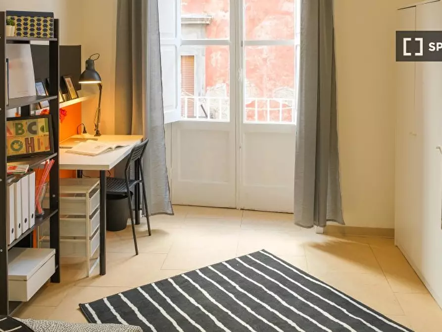 Immagine 3 di Camera condivisa in affitto  in Via Francesco Saverio Correra int. 15 a Napoli