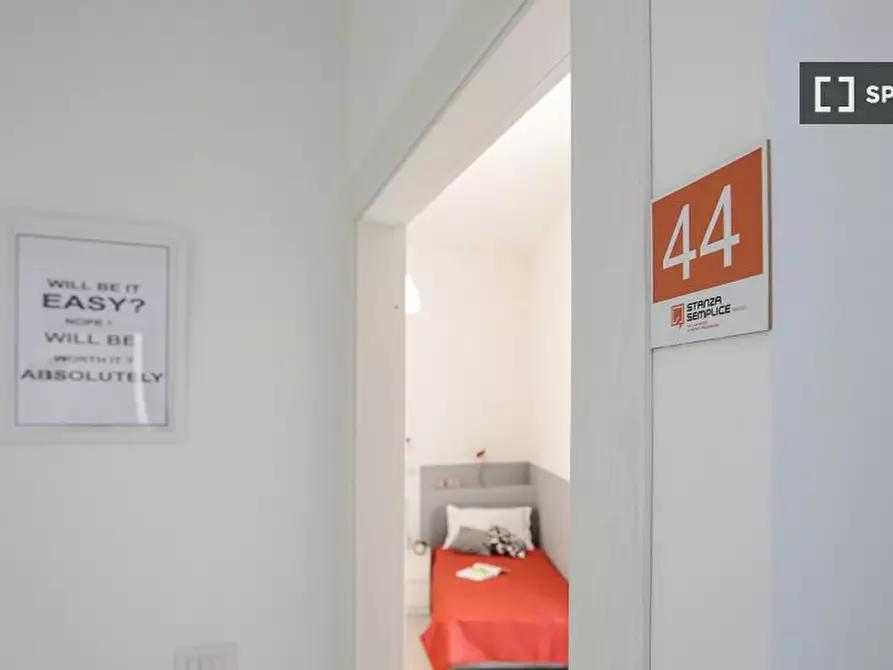 Immagine 1 di Camera condivisa in affitto  in Vico Noce a Napoli