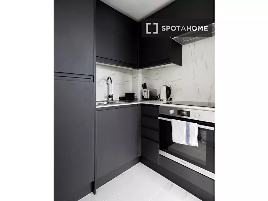 Immagine 3 di Ufficio in affitto  in Flat a Kensington