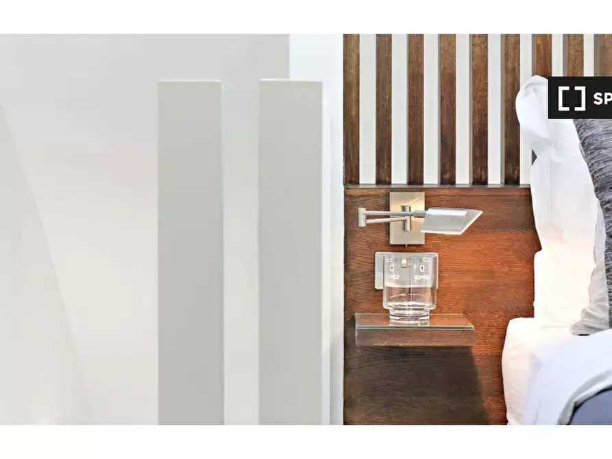 Immagine 18 di Ufficio in affitto  in Petty France a 