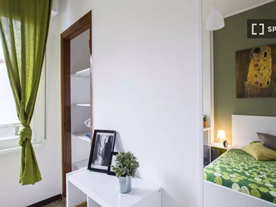 Immagine 5 di Camera condivisa in affitto  in Viale Carlo Espinasse a Milano