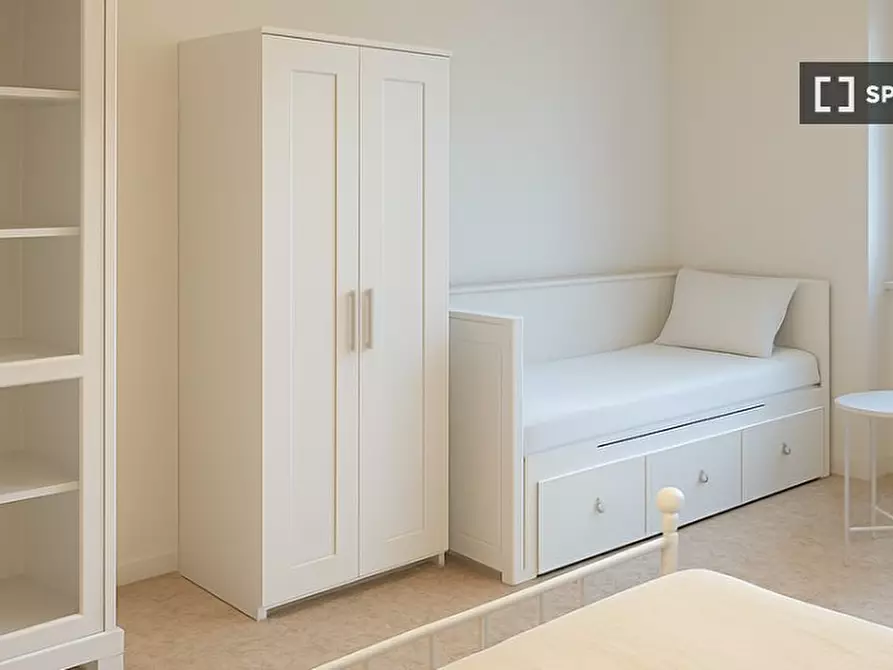 Immagine 7 di Camera condivisa in affitto  in Via Antonio Raimondi a Roma