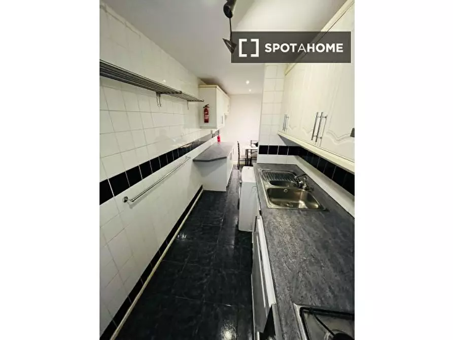 Immagine 10 di Camera condivisa in affitto  in Penderyn Way a Islington