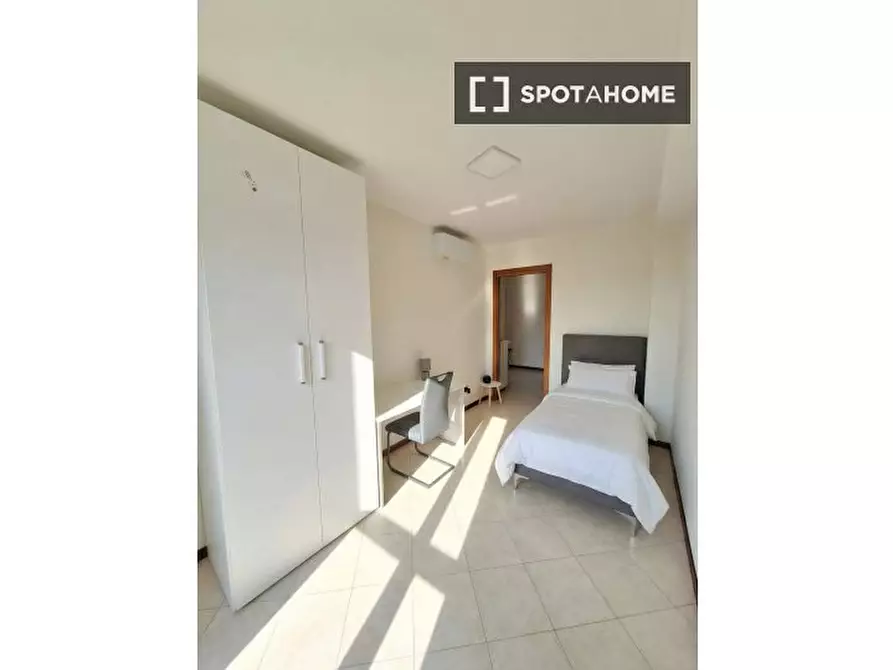 Immagine 9 di Appartamento in affitto  in Via Barona a Milano