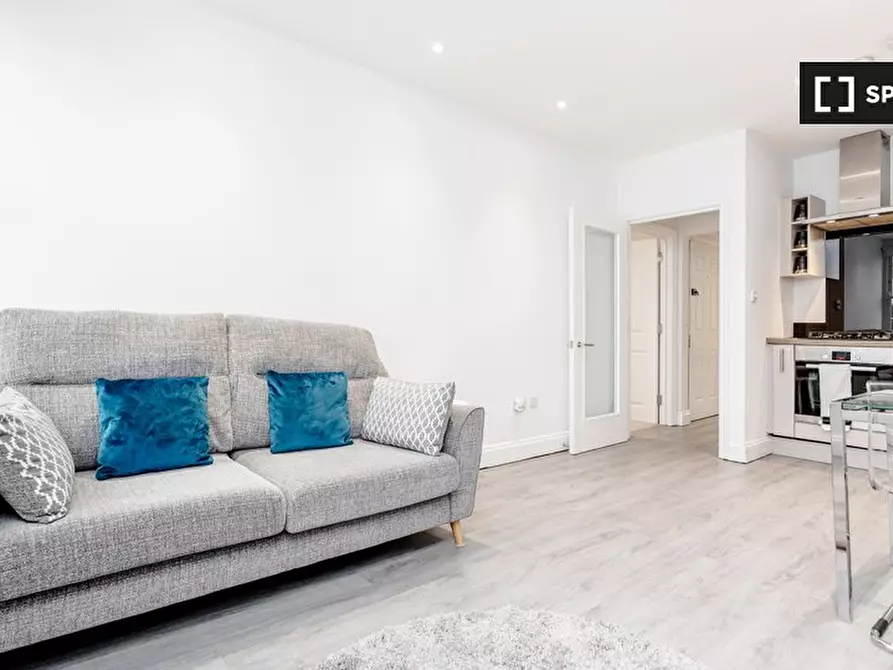 Immagine 9 di Appartamento in affitto  in Talbot Rd a Kensington