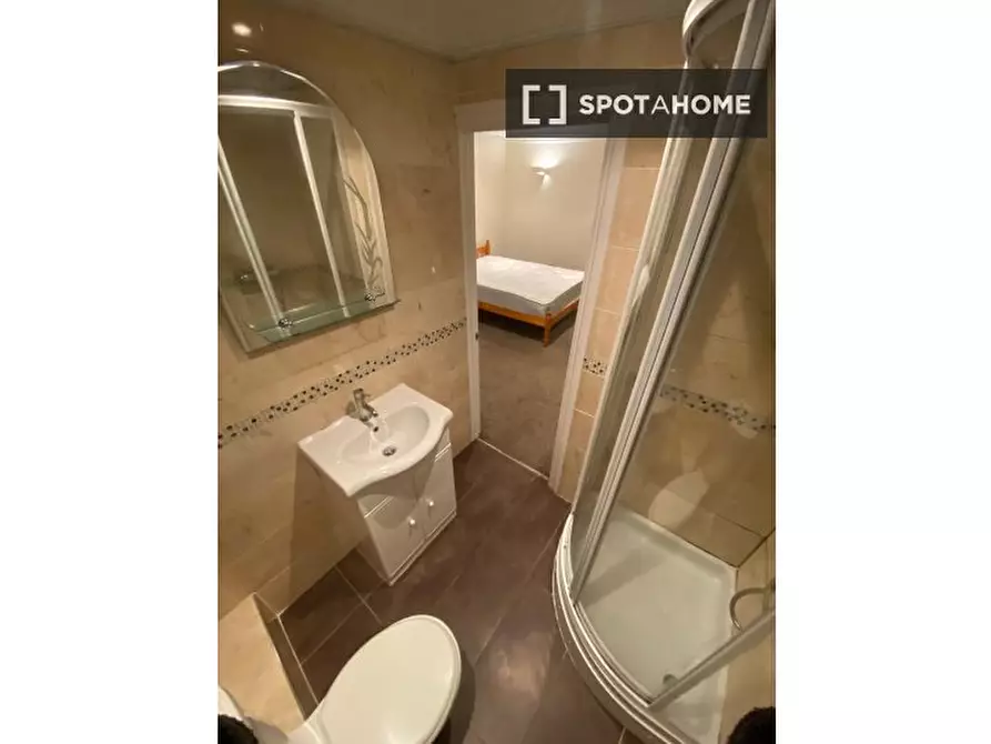 Immagine 11 di Camera condivisa in affitto  in Flat a Greenwich