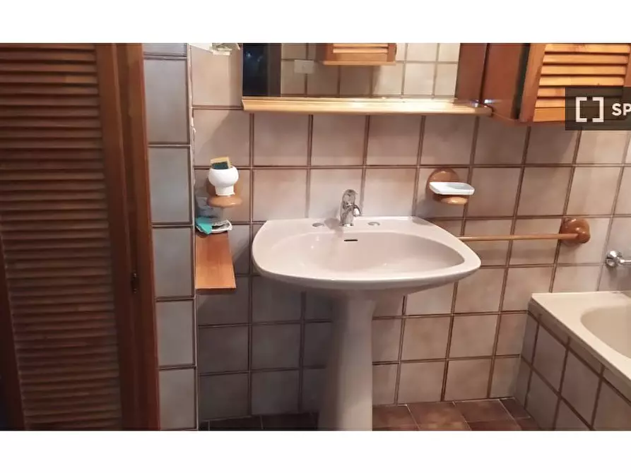 Immagine 6 di Camera condivisa in affitto  in Via Antonio De Micheli a Roma