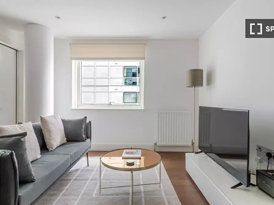 Immagine 2 di Appartamento in affitto  in Whitechapel High St a Poplar